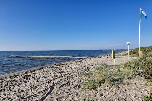 Foto van Luxe vakantieverblijf met zwembad - Vakantiehuis in Bogense - WaterView