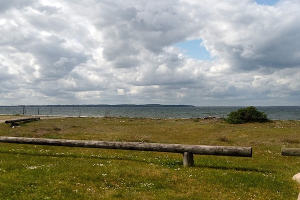 Foto van Luxe vakantieverblijf met zwembad - Vakantiehuis in Bogense - WaterView