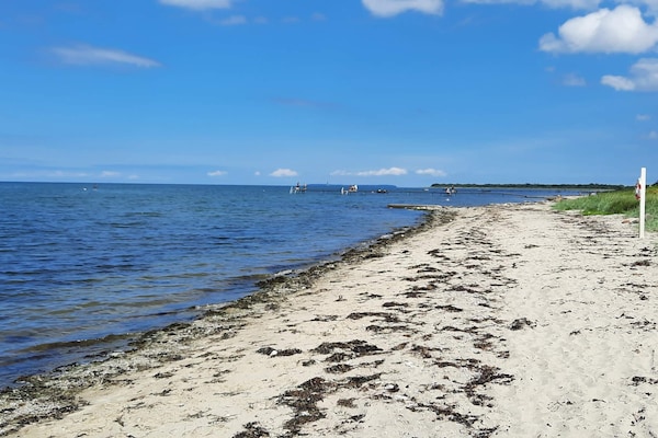 Foto van Luxe vakantieverblijf met zwembad - Vakantiehuis in Bogense - WaterView