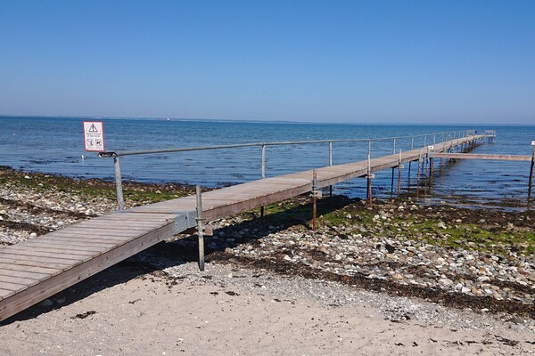 Foto van Luxe vakantieverblijf met zwembad - Vakantiehuis in Bogense - WaterView
