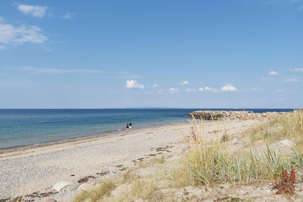 Foto van Luxe villa met zwembad in Dronningmolle - Vakantiehuis in Dronningmølle - WaterView