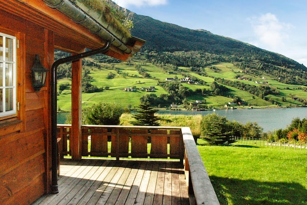 Foto van 7 persoons vakantie huis in olden - Vakantiehuis in Olden - WaterView