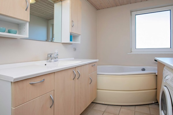 Foto van Luxe spa-retreat bij zee -- By Traum Ferienwohnungen - Indoor
