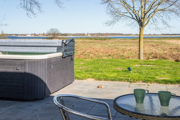 Foto van Ontspanning met bubbelbad in de buitenlucht - Vakantiehuis in Haderslev - WaterView
