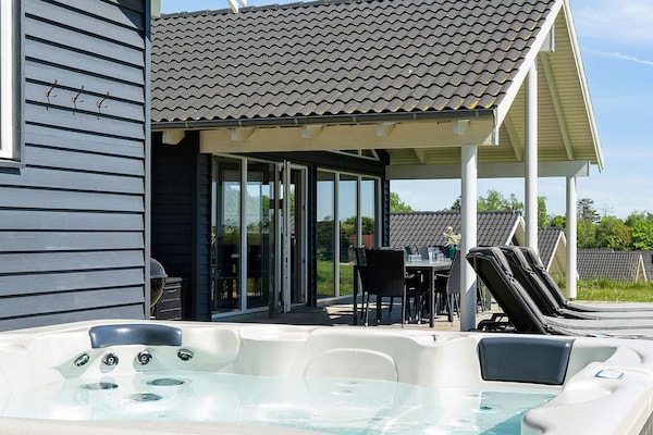 Foto van Luxe Zwembad Retreat -- By Traum Ferienwohnungen - Vakantiehuis in Vejby - Spa