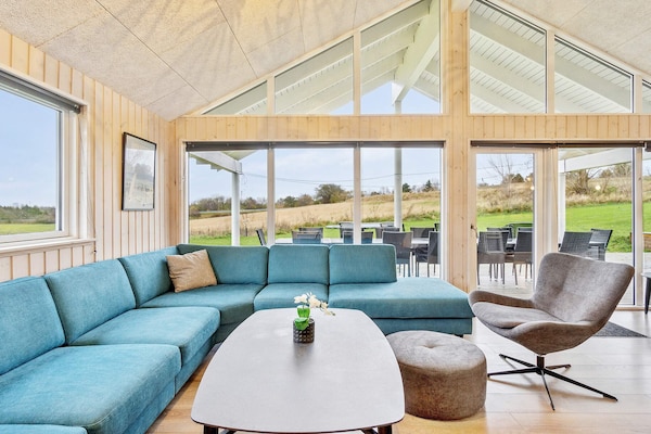 Foto van Luxe Zwembad Retreat -- By Traum Ferienwohnungen - Vakantiehuis in Vejby - Indoor