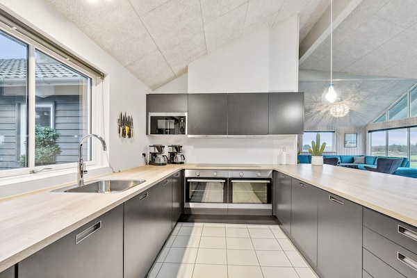 Foto van Luxe Zwembad Retreat -- By Traum Ferienwohnungen - Vakantiehuis in Vejby - Indoor
