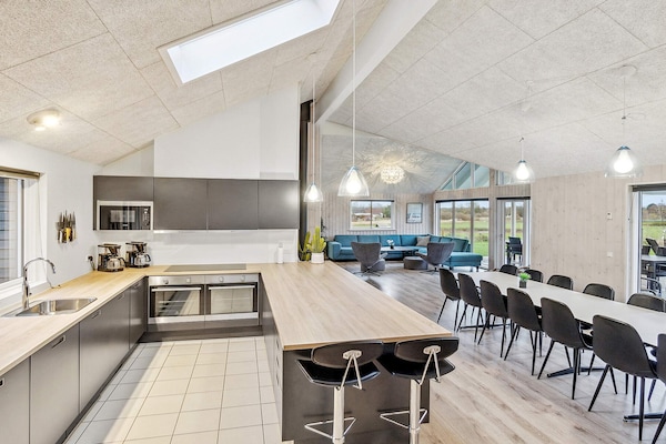 Foto van Luxe Zwembad Retreat -- By Traum Ferienwohnungen - Vakantiehuis in Vejby - Indoor