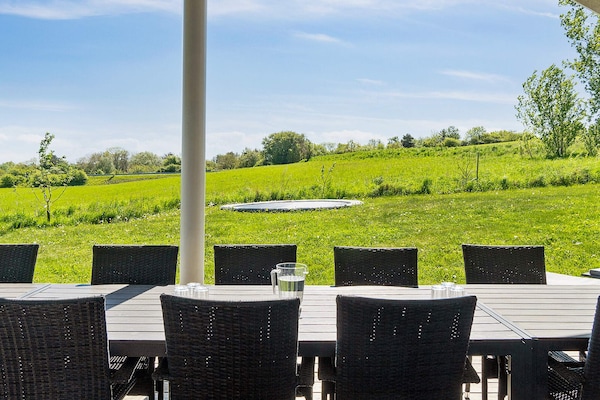 Foto van Luxe Zwembad Retreat -- By Traum Ferienwohnungen - Vakantiehuis in Vejby - View