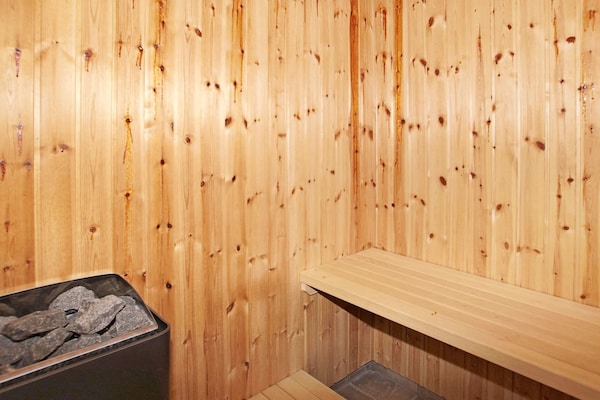 Foto van Modern huis met spa -- By Traum Ferienwohnungen - Vakantiehuis in Tarm - Sauna