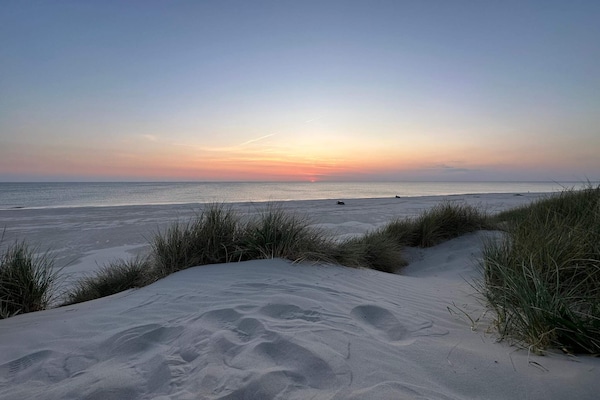 Foto van Modern huis bij duinen -- By Traum Ferienwohnungen - Untagged