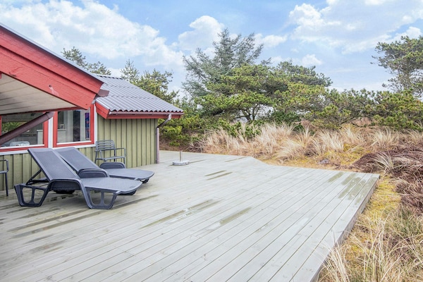 Foto van Modern huis bij duinen -- By Traum Ferienwohnungen - View