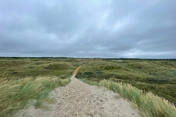 Foto van Modern huis bij duinen -- By Traum Ferienwohnungen - Untagged