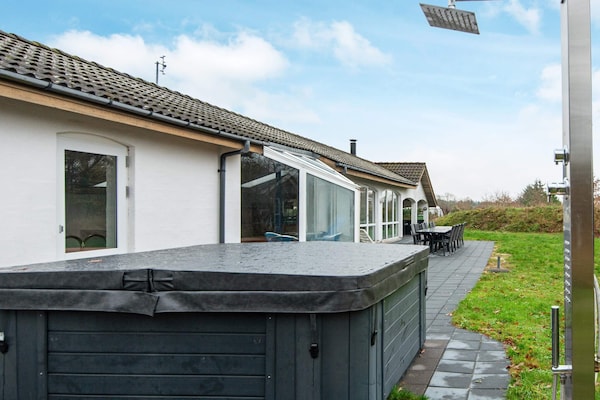 Foto van Luxe retraite met zwembad -- By Traum Ferienwohnungen - View