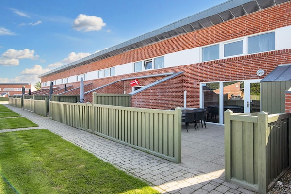 Foto van 6 persoons vakantie huis op een vakantie park in Hemmet - View