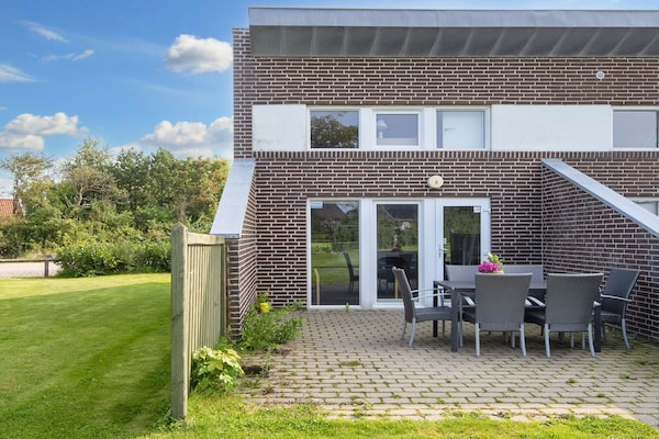 Foto van 6 persoons vakantie huis op een vakantie park in Hemmet - Outdoor