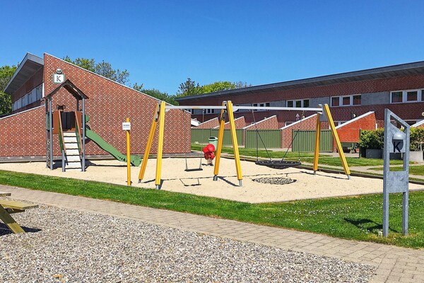 Foto van 6 persoons vakantie huis op een vakantie park in Hemmet - Outdoor