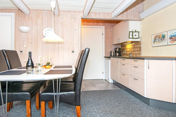 Foto van 6 persoons vakantie huis op een vakantie park in Hemmet - Indoor