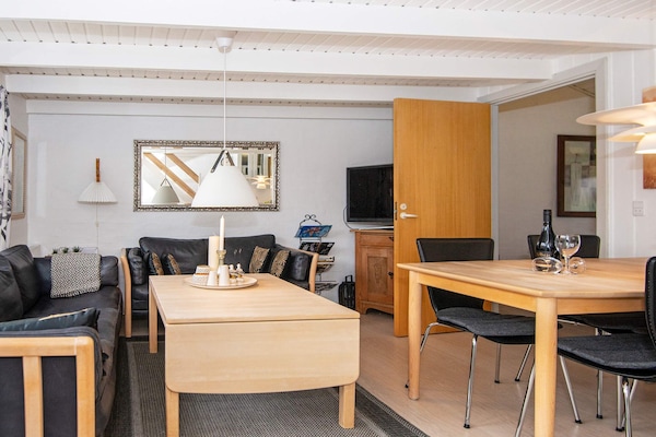 Foto van 4 persoons vakantie huis op een vakantie park in Hemmet - Indoor