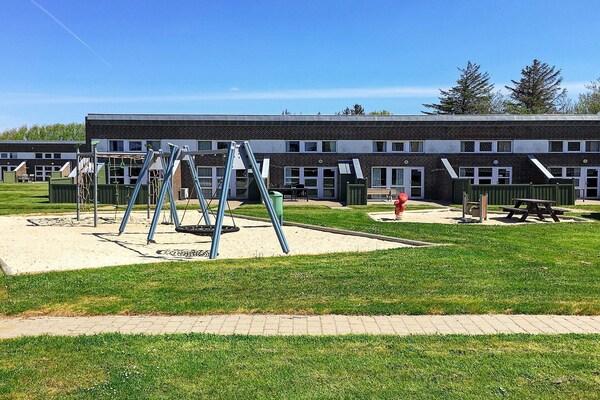 Foto van 6 persoons vakantie huis op een vakantie park in Hemmet - Outdoor