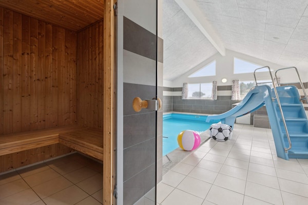 Foto van Luxe retraite bij Hostrup Strand -- By Traum Ferienwohnungen - Pool