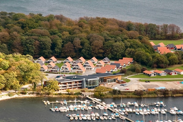 Foto van 6 persoons vakantie huis op een vakantie park in Gråsten - Outdoor