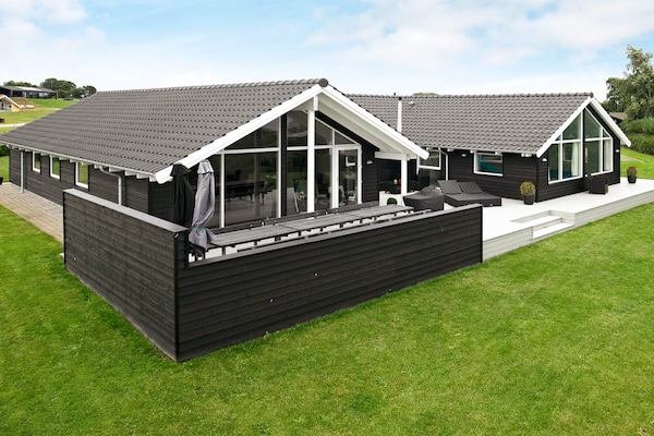 Foto van Luxe vakantieverblijf aan zee - Vakantiehuis in Faaborg - View