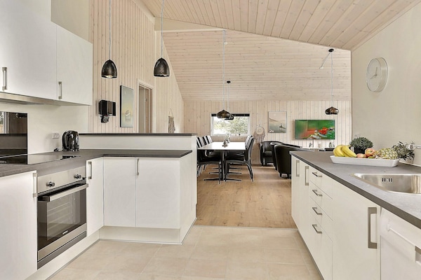 Foto van Luxe zwembadvilla in Marielyst - Vakantiehuis in Idestrup - Indoor