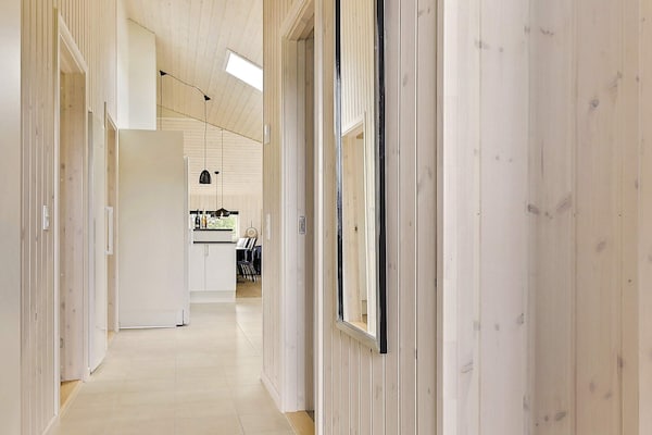Foto van Luxe zwembadvilla in Marielyst - Vakantiehuis in Idestrup - Indoor