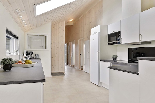 Foto van Luxe zwembadvilla in Marielyst - Vakantiehuis in Idestrup - Indoor