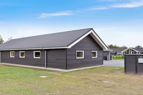 Foto van Luxe zwembadvilla in Marielyst - Vakantiehuis in Idestrup - Untagged