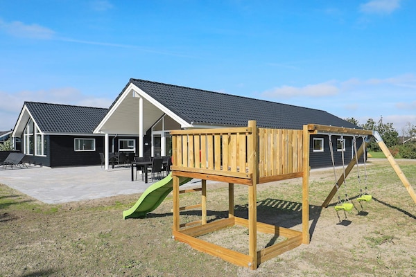Foto van Luxe zwembadvilla in Marielyst - Vakantiehuis in Idestrup - View