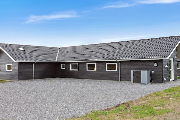 Foto van Luxe zwembadvilla in Marielyst - Vakantiehuis in Idestrup - View