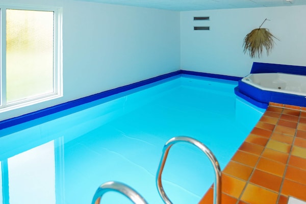 Foto van Luxe vakantieverblijf met zwembad - Vakantiehuis in Nørre Nebel - Pool