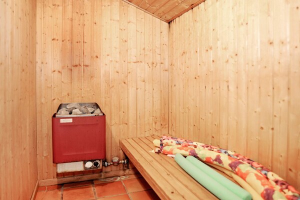 Foto van Luxe vakantieverblijf met zwembad - Vakantiehuis in Nørre Nebel - Sauna