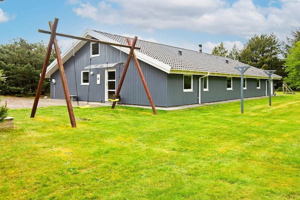 Foto van Luxe vakantieverblijf met zwembad - Vakantiehuis in Nørre Nebel - View
