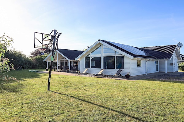 Foto van Luxe Wellness Retreat -- By Traum Ferienwohnungen - Vakantiehuis in Stege - View