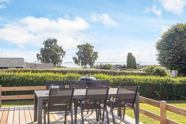 Foto van Gerenoveerd zomerhuis in Hejlsminde - Vakantiehuis in Hejls - WaterView