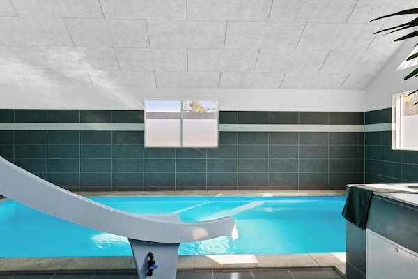 Foto van Luxe vakantieverblijf met zwembad - Vakantiehuis in Frederiksværk - Pool