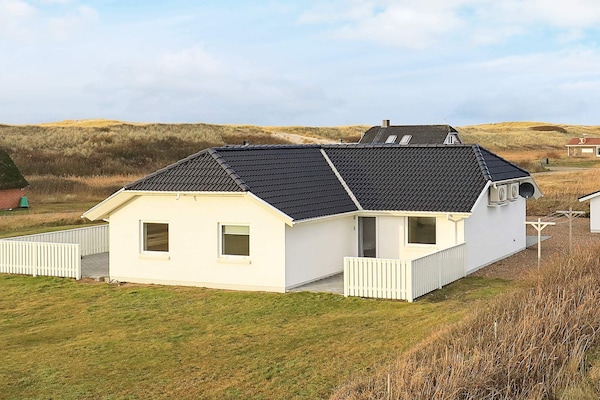 Foto van Luxe Spa Retreat aan Zee - Vakantiehuis in Harboøre - Outdoor