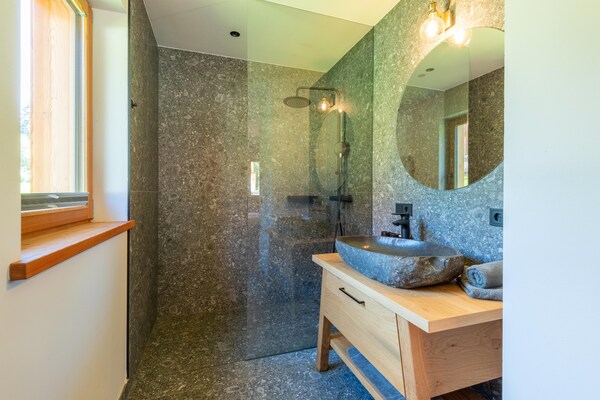 Foto van Mooi chalet in Wölting met natuurlijke vijver - Vakantiehuis in Wölting - BathRoom
