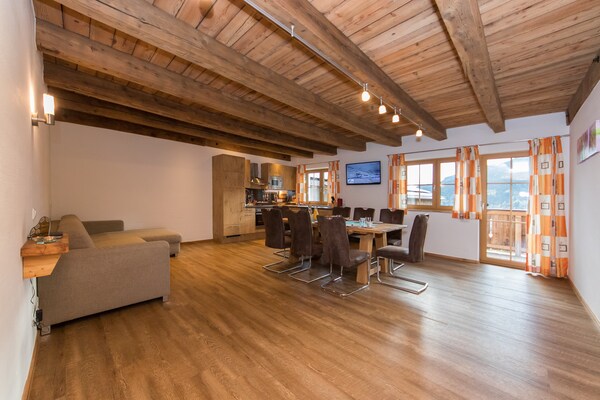 Foto van Vakantieappartement Imbachhorn – direct aan de skipiste - LivingRoom