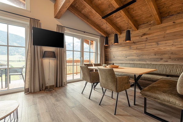 Foto van Luxe chalet met sauna bij het zwemmeer - Vakantiehuis in Uttendorf - LivingRoom