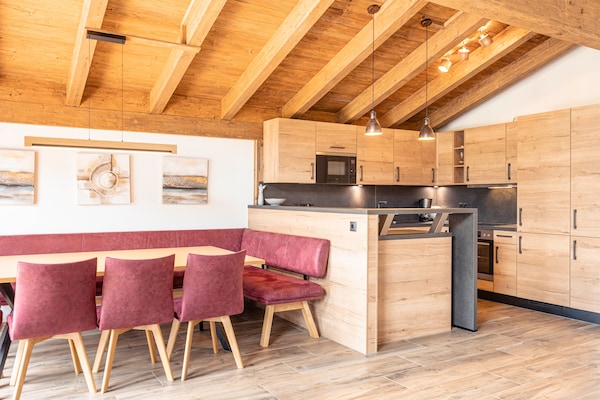 Foto van Luxe chalet met sauna bij het zwemmeer - Vakantiehuis in Uttendorf - DiningRoom