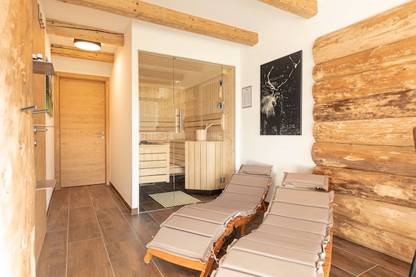 Foto van Luxe chalet met prive sauna, nabij een zwemmeer - Vakantiehuis in Uttendorf - Wellness