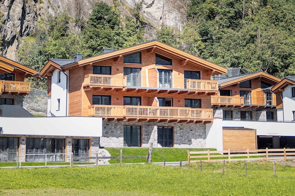 Foto van Luxe chalet met prive sauna, nabij een zwemmeer - Vakantiehuis in Uttendorf - ExteriorSummer