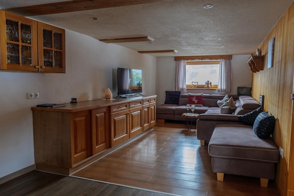 Foto van Chalet bij Passthurn Ski Kitzbühel - Vakantiehuis in Mittersill - LivingRoom
