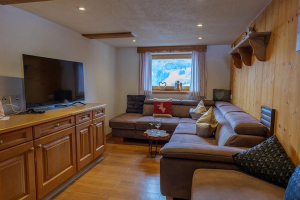 Foto van Chalet bij Passthurn Ski Kitzbühel - Vakantiehuis in Mittersill - LivingRoom
