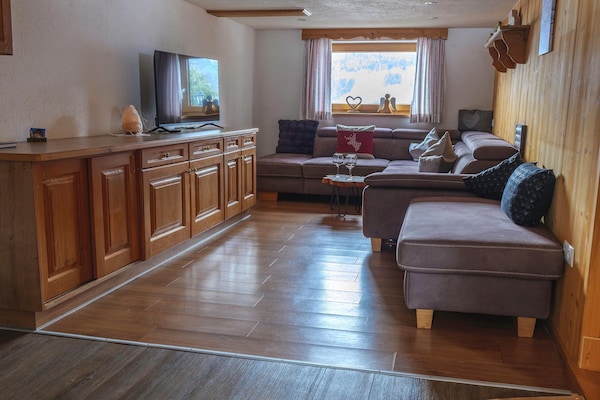 Foto van Chalet bij Passthurn Ski Kitzbühel - Vakantiehuis in Mittersill - LivingRoom