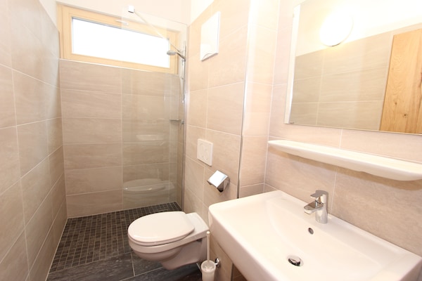 Foto van Appartement in Neukirchen bij Skilift - Vakantiehuis in Neukirchen am Großvenediger - BathRoom
